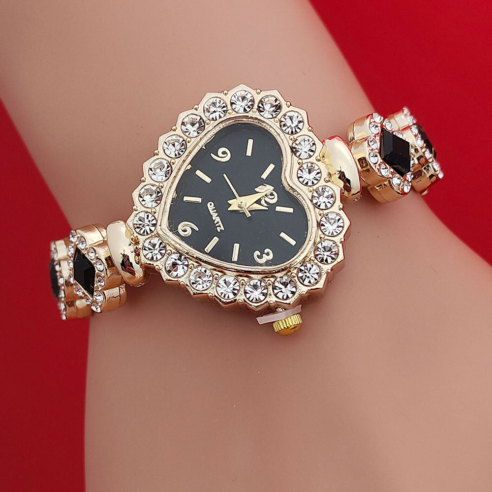Heart quartz watch, packaging shot
