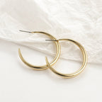 Pearl geometric earrings, style K detail