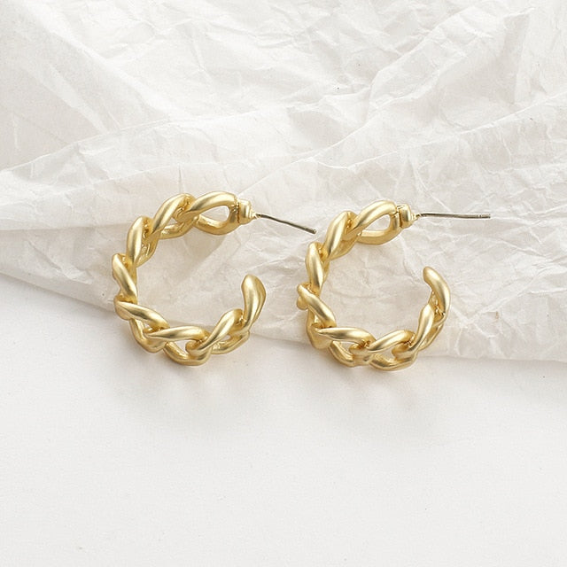 Pearl geometric earrings, size reference