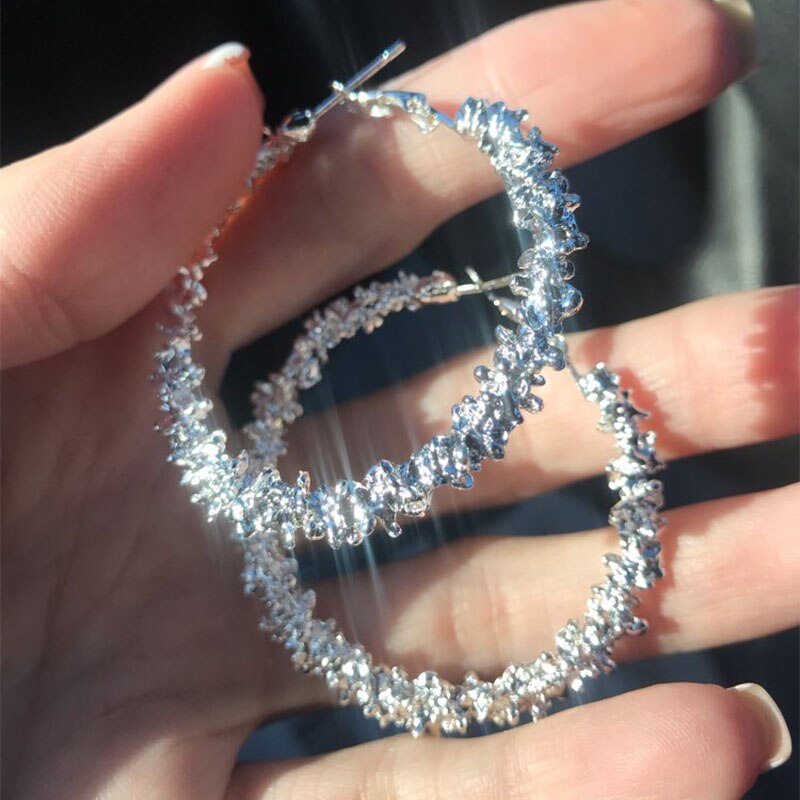 Pearl and gold hoop earrings, style 2 detail