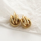 Pearl geometric earrings, style C detail