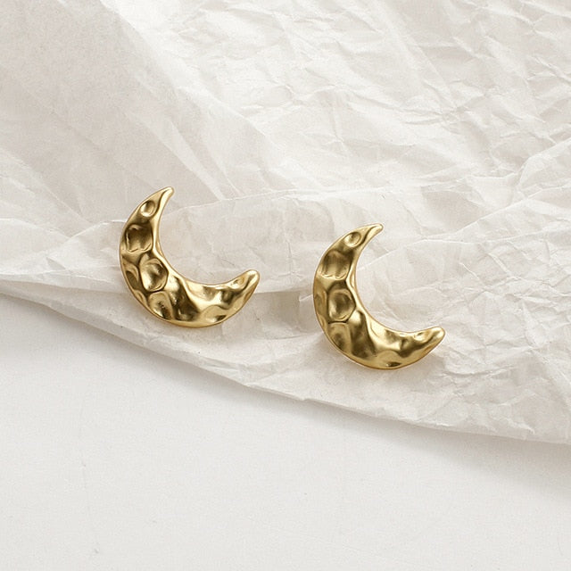 Pearl geometric earrings, style L detail