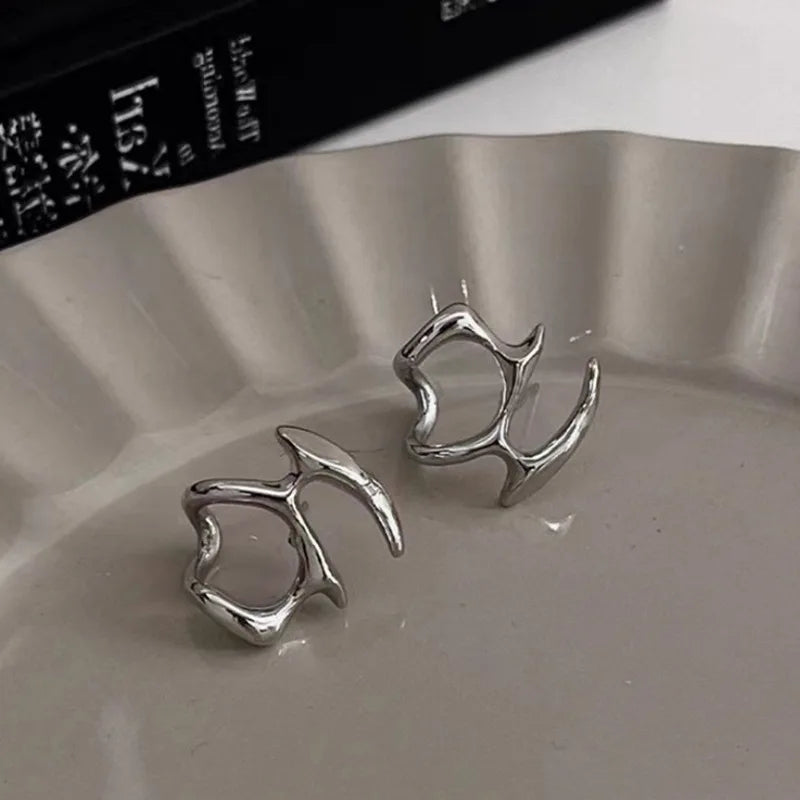 Y2K irregular liquid metal clip earrings - view 12