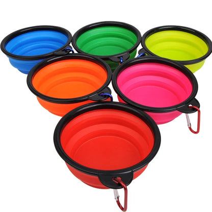 Durable TPR portable pet food and water bowl for cats and dogs, collapsible silicone design for travel and outdoor use.